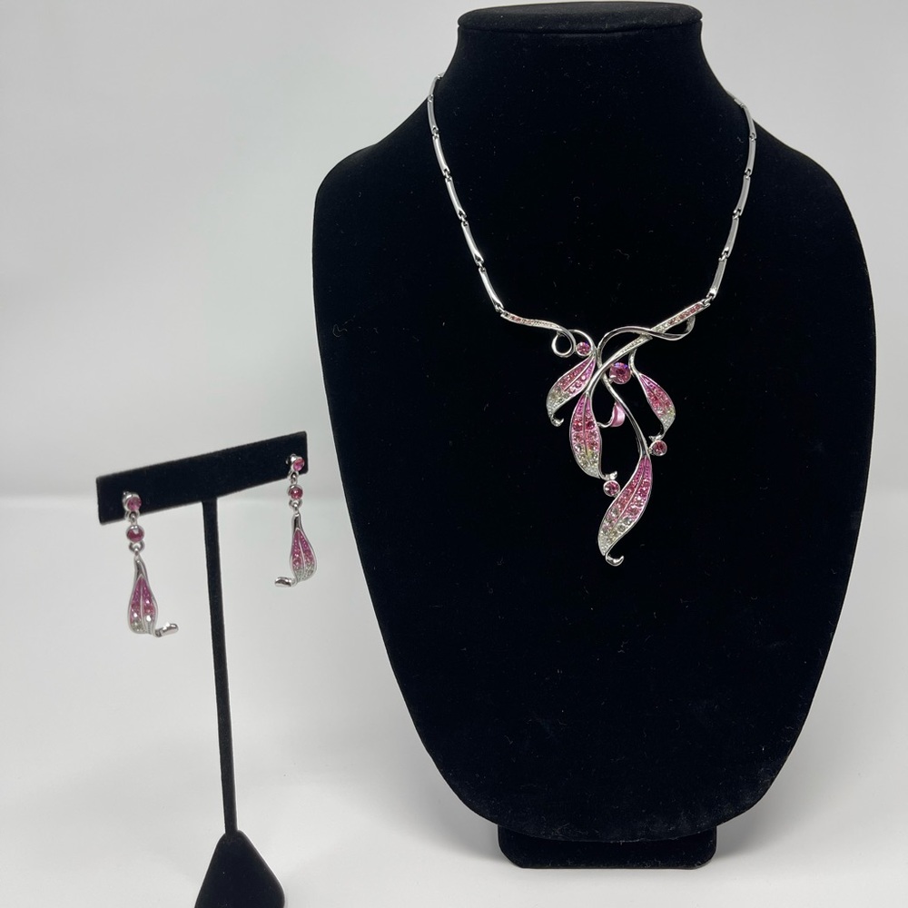 Rose Pink Gemstone and Silver-Toned Statement Necklace/Earring set. New, no tags